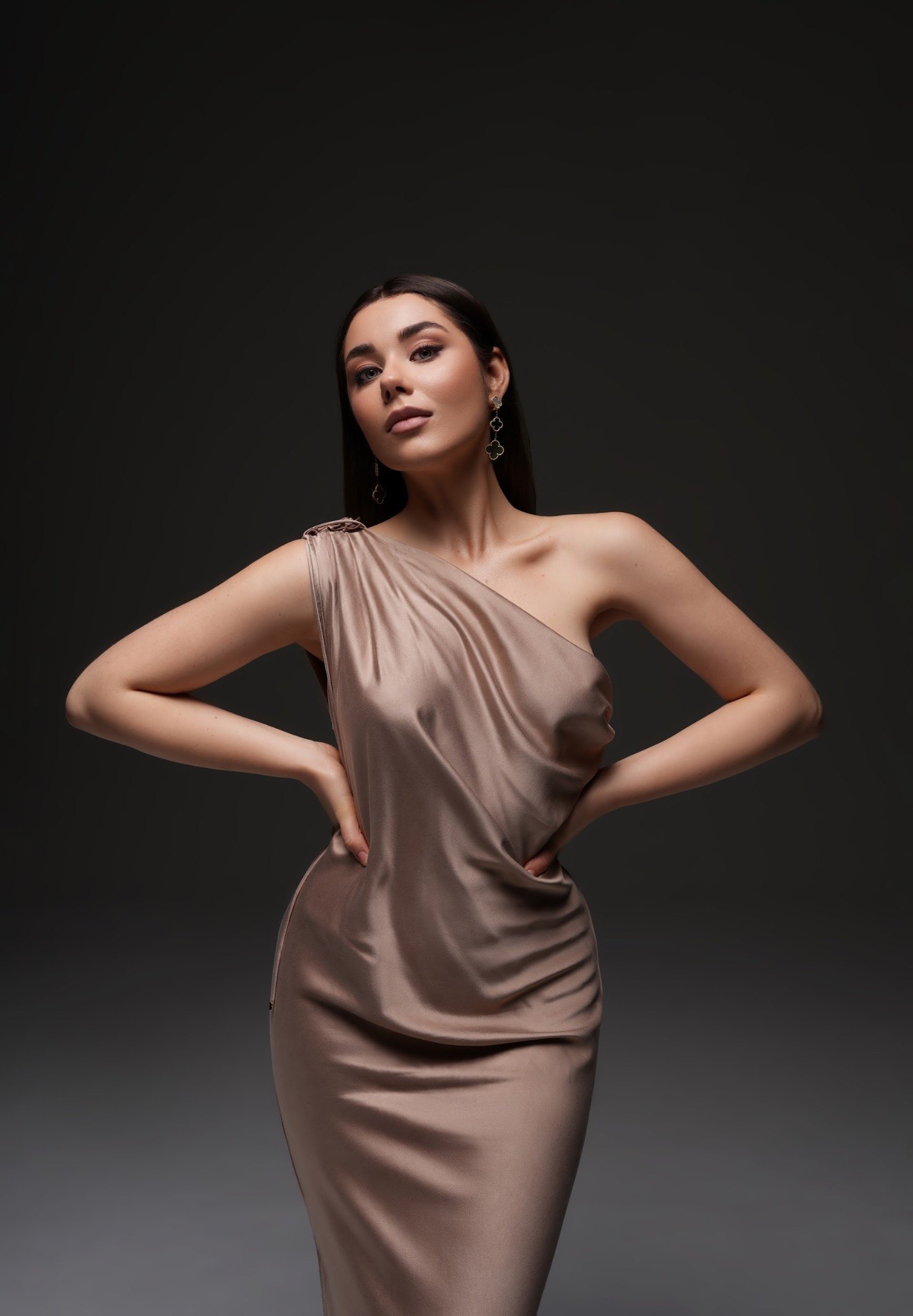 Studio portrait by Yeva Photo